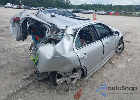 2011 Ford Fusion Sport z USA, uszkodzony, nr VIN 3FAHP0KC0BR153461